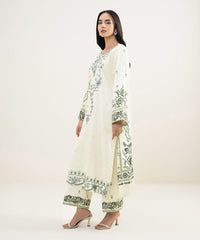 Sapphire 2pc lawn embroidered