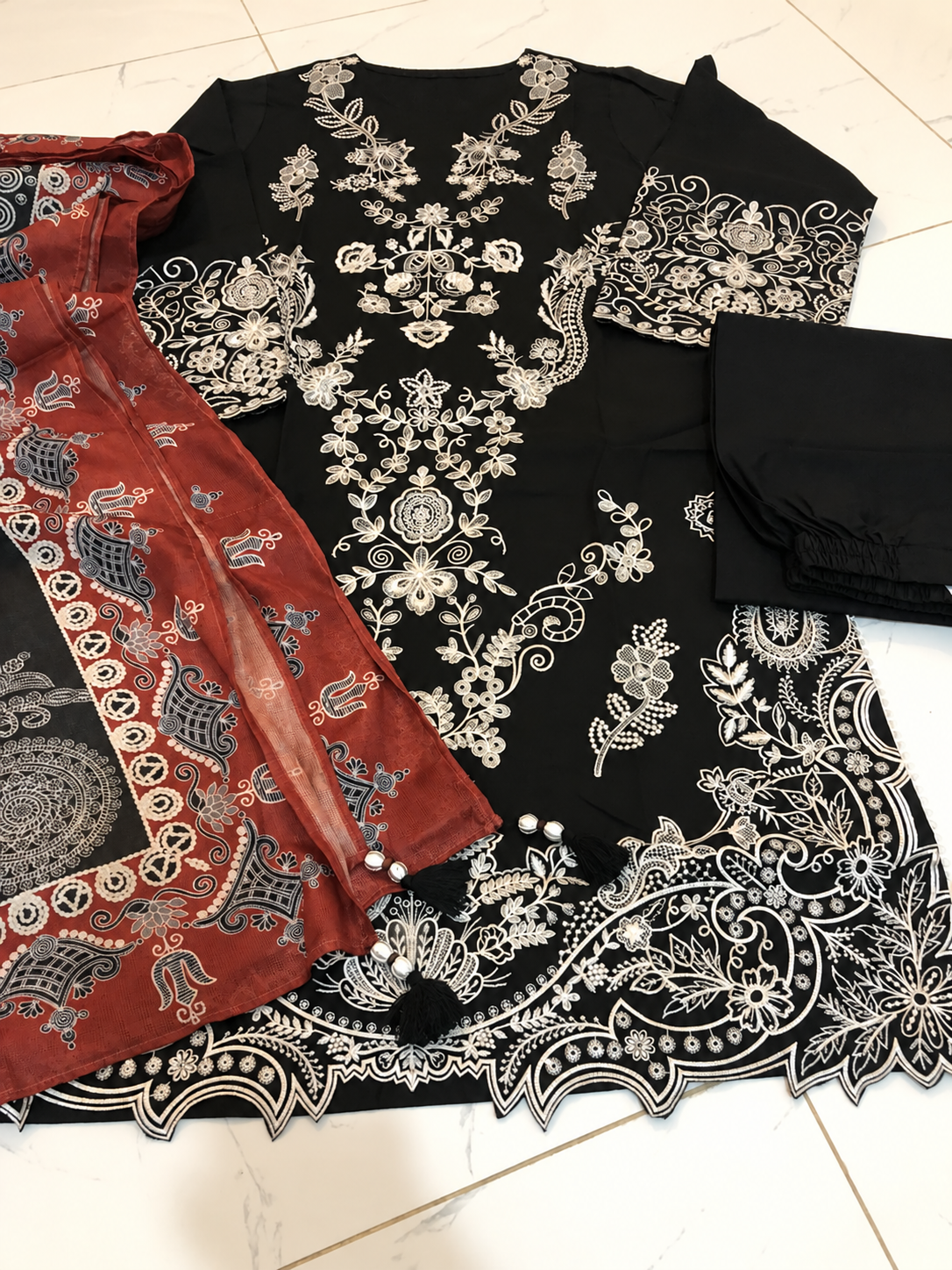 Lawn embroidered 3pc